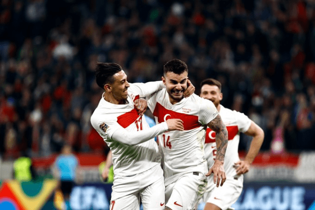 Galatasaray'a Katılım ve Kariyer Seçimleri
