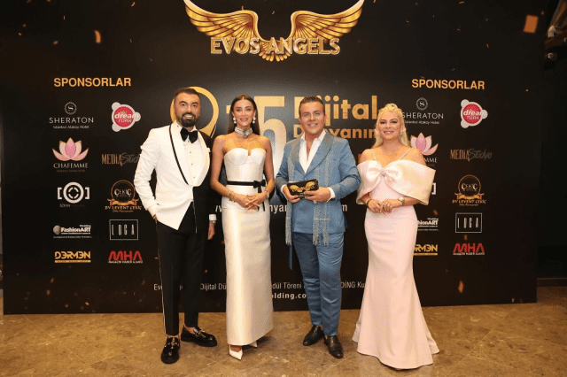 Düzenlenen Büyük Tören ve Göz Kamaştıran Şovlar